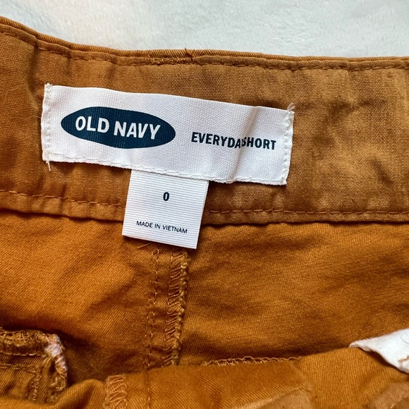 Everyday Shorts Old Navy - Picture 3 of 3